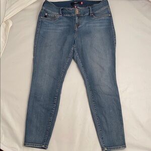 Torrid medium wash skinny blue jeans 18R